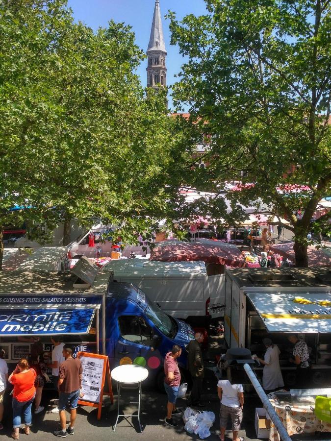 T2 Sur La Place Du Marche De Wazemmes Lille