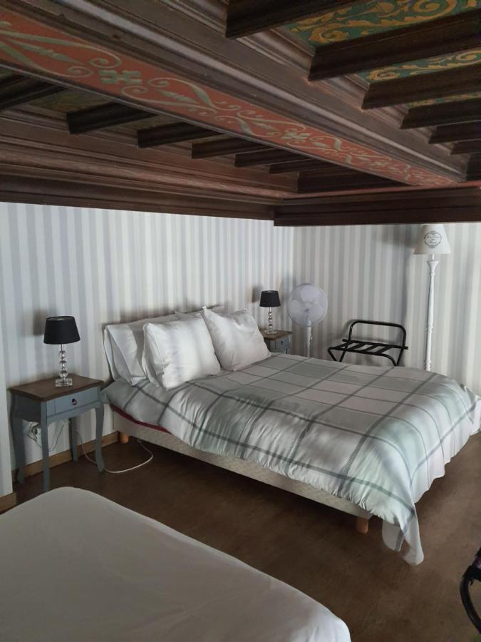 Apart Au Standing - Ambiance Cosy - Dans Un Immeuble De Prestige Du 19eme Siecle - Terrasse Au Rdc - Parking * Lille
