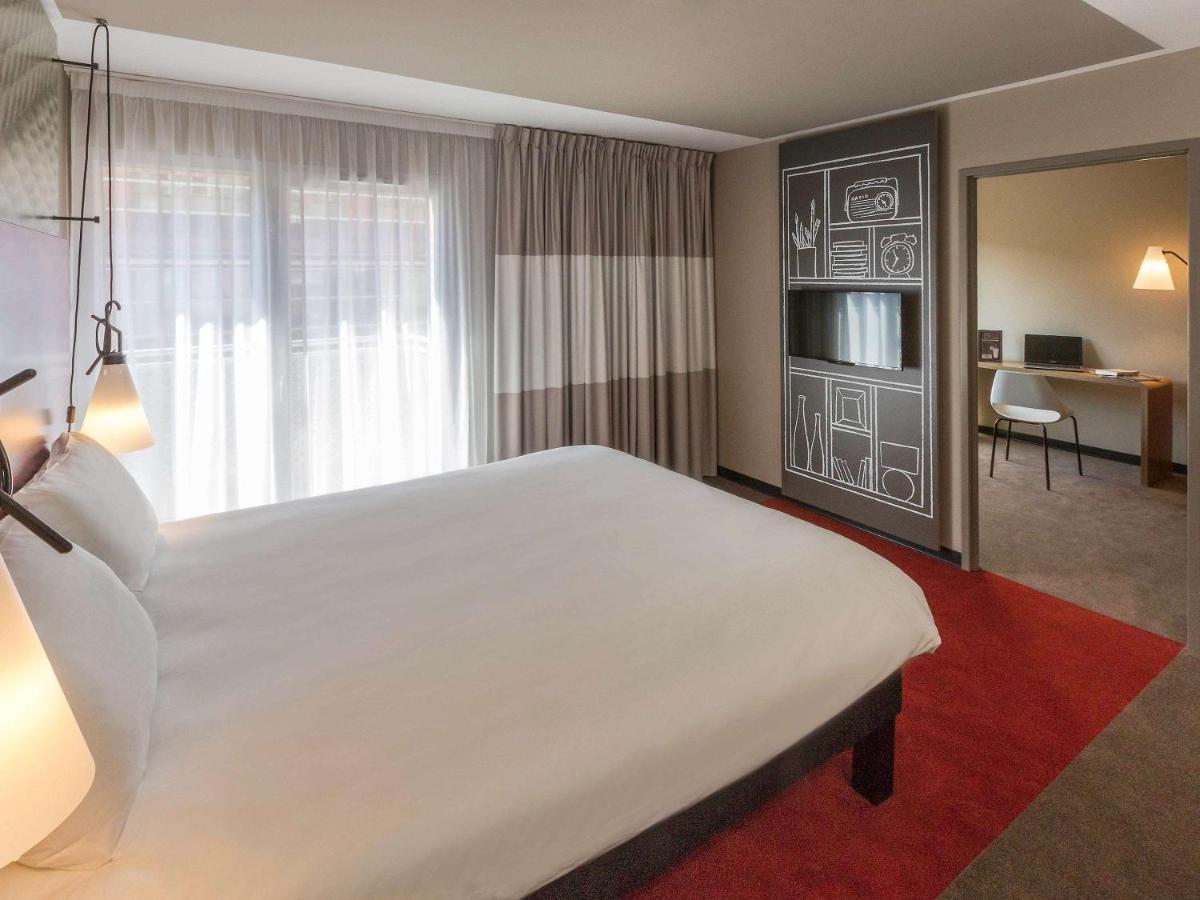 Ibis Centre Grand Palais 3*