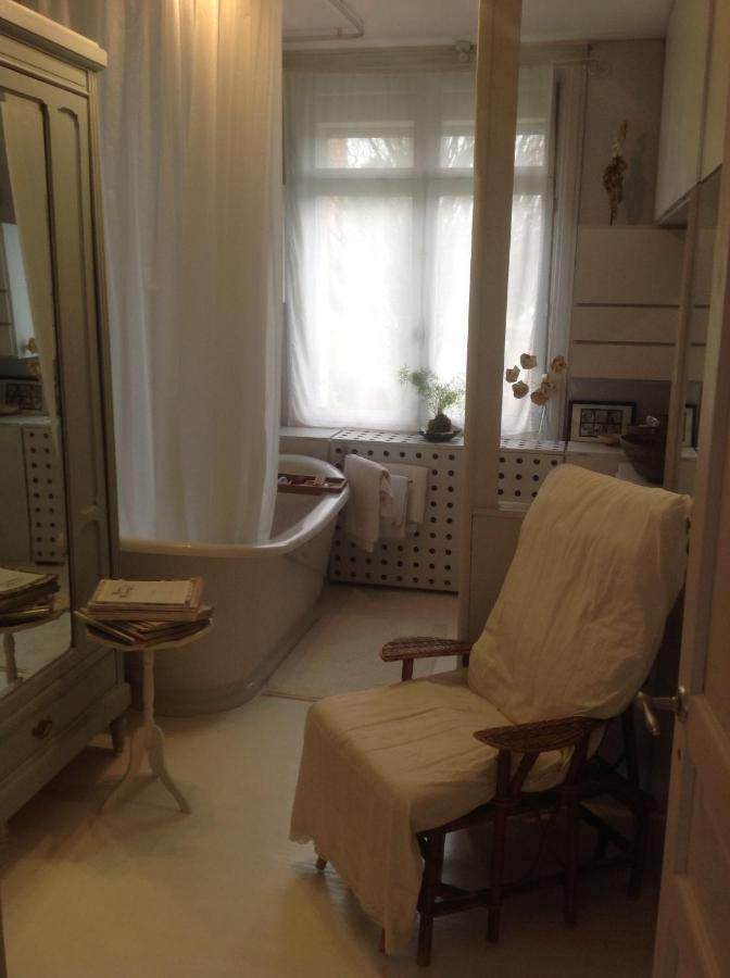 Homestay Petit Cocon Lillois:cheminee & Jardin