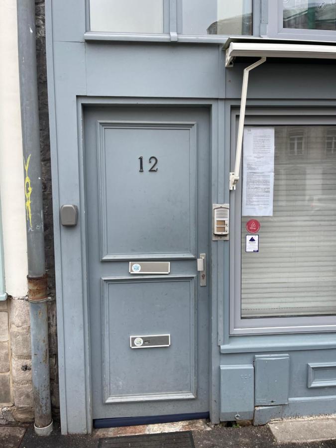 La Petite Place De La Porte De Gand *