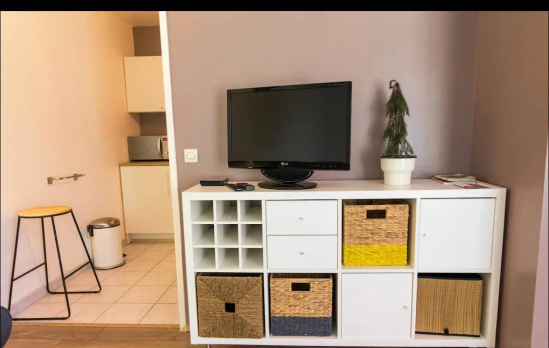 Charming Studio With Parking & Terrace Vieux Apartment Lille