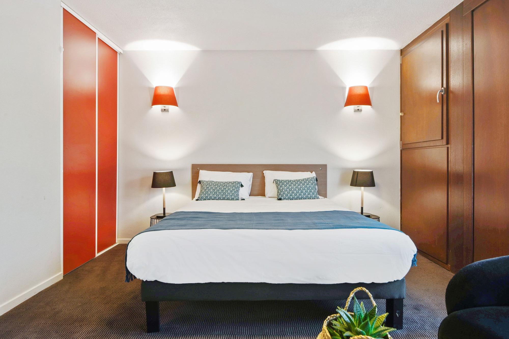 Aparthotel Appart'city Confort Grand Palais 3*
