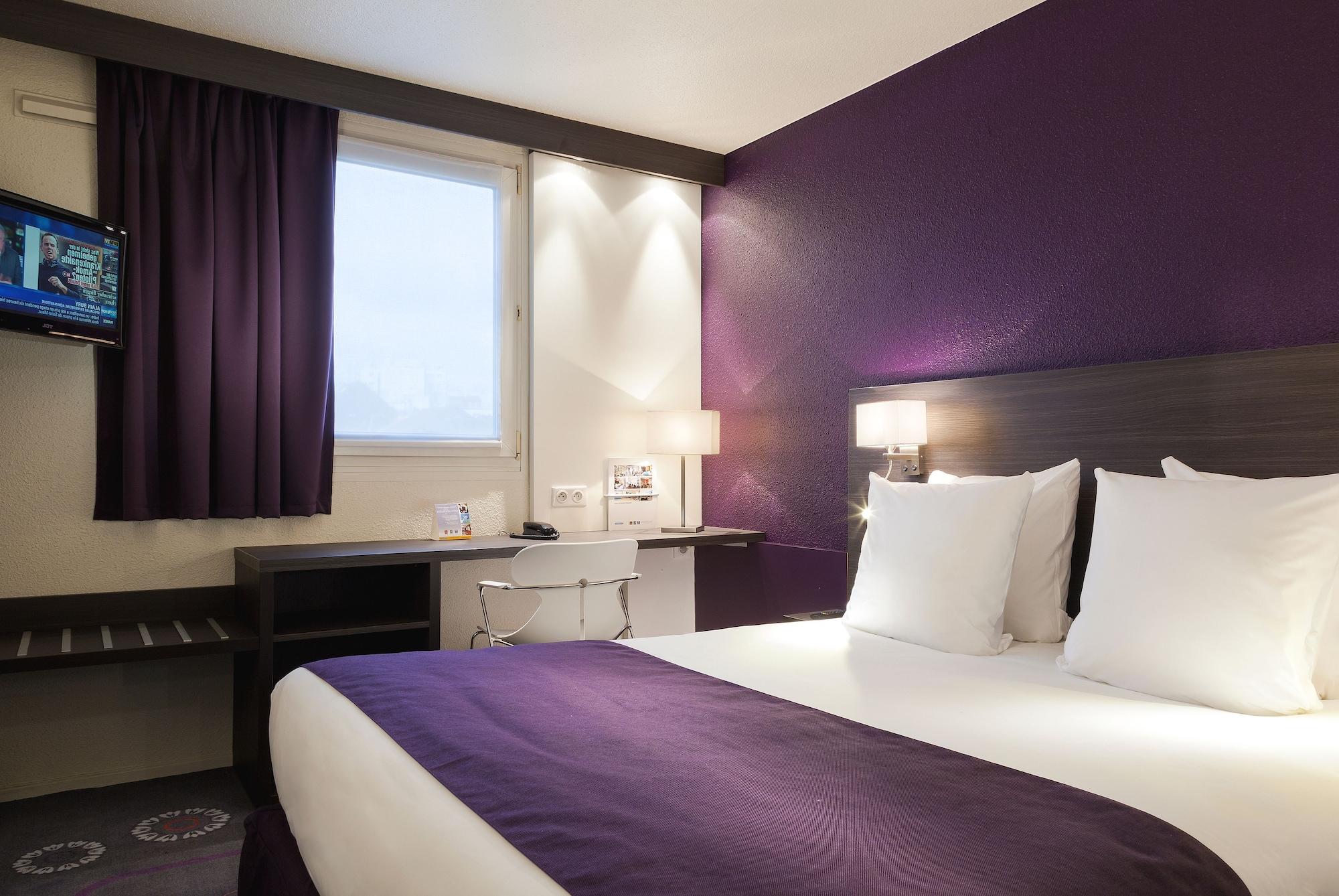 Kyriad Gare - Grand Palais Hotel 3*