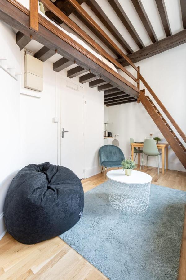 Centre - Studio Ideally Located ! 2 Pers