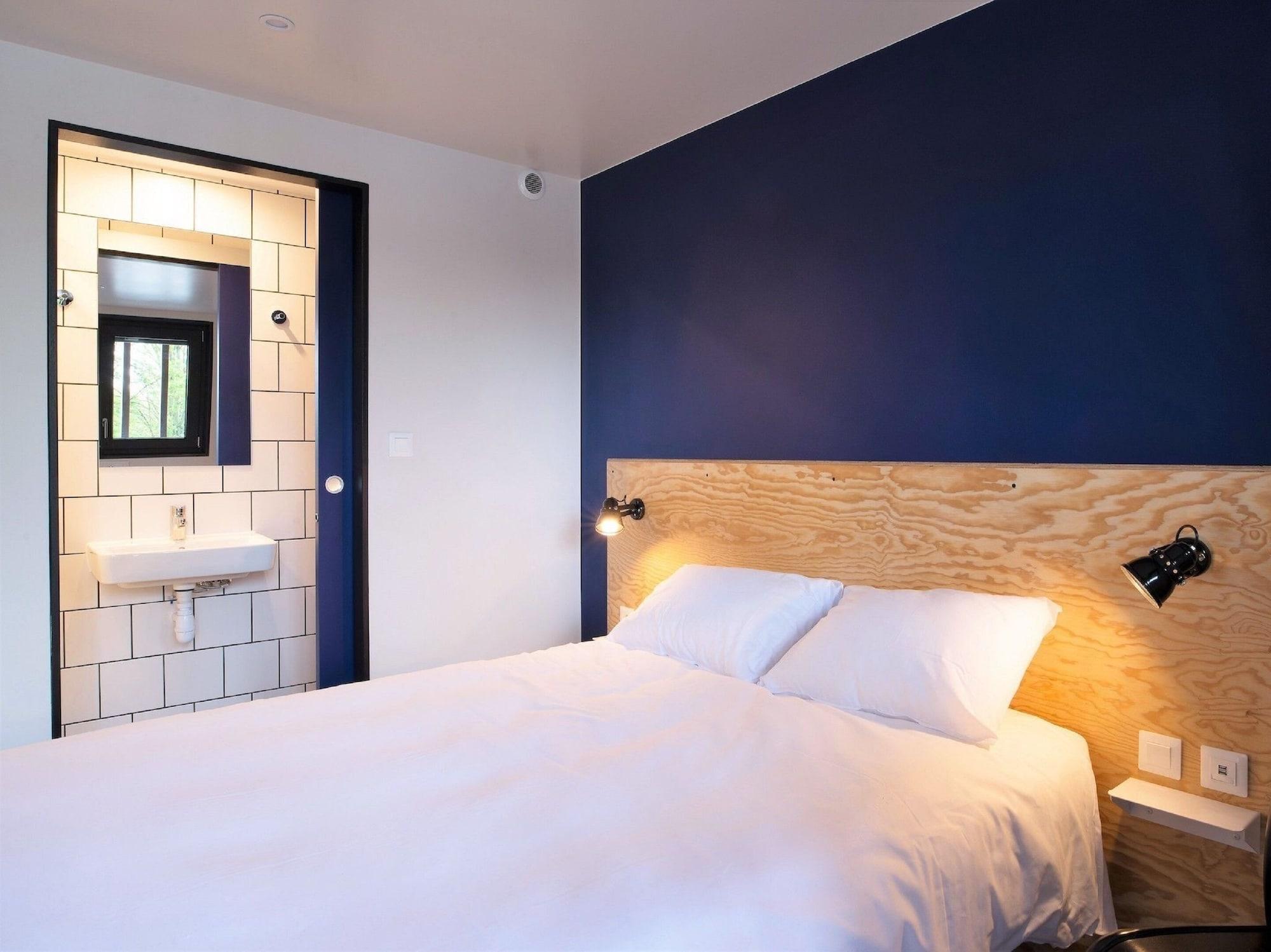 Eklo Hotel *