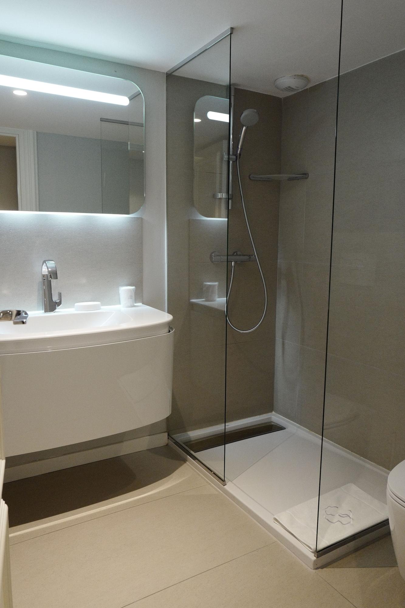 Clarance 5* Lille