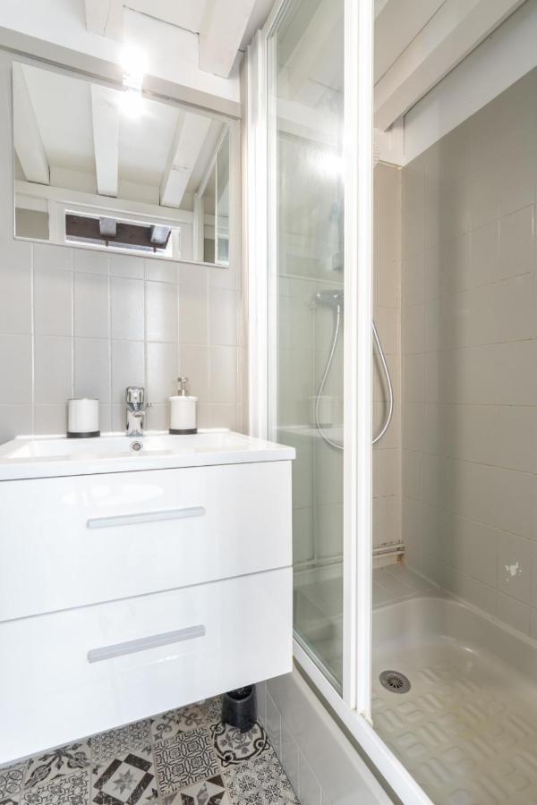 Apartment Centre - Studio Ideally Located ! 2 Pers