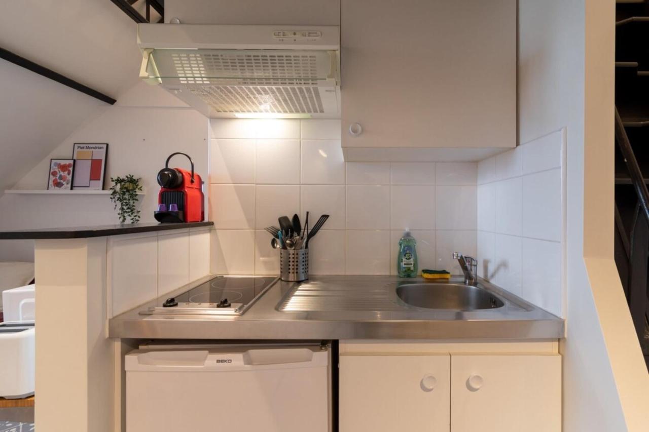 Center - Superb Studio Ideally Located! *