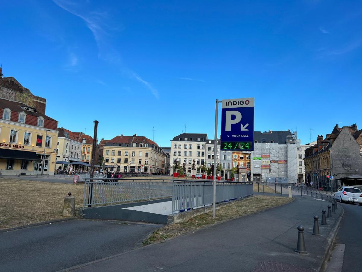 La Petite Place De La Porte De Gand Lille