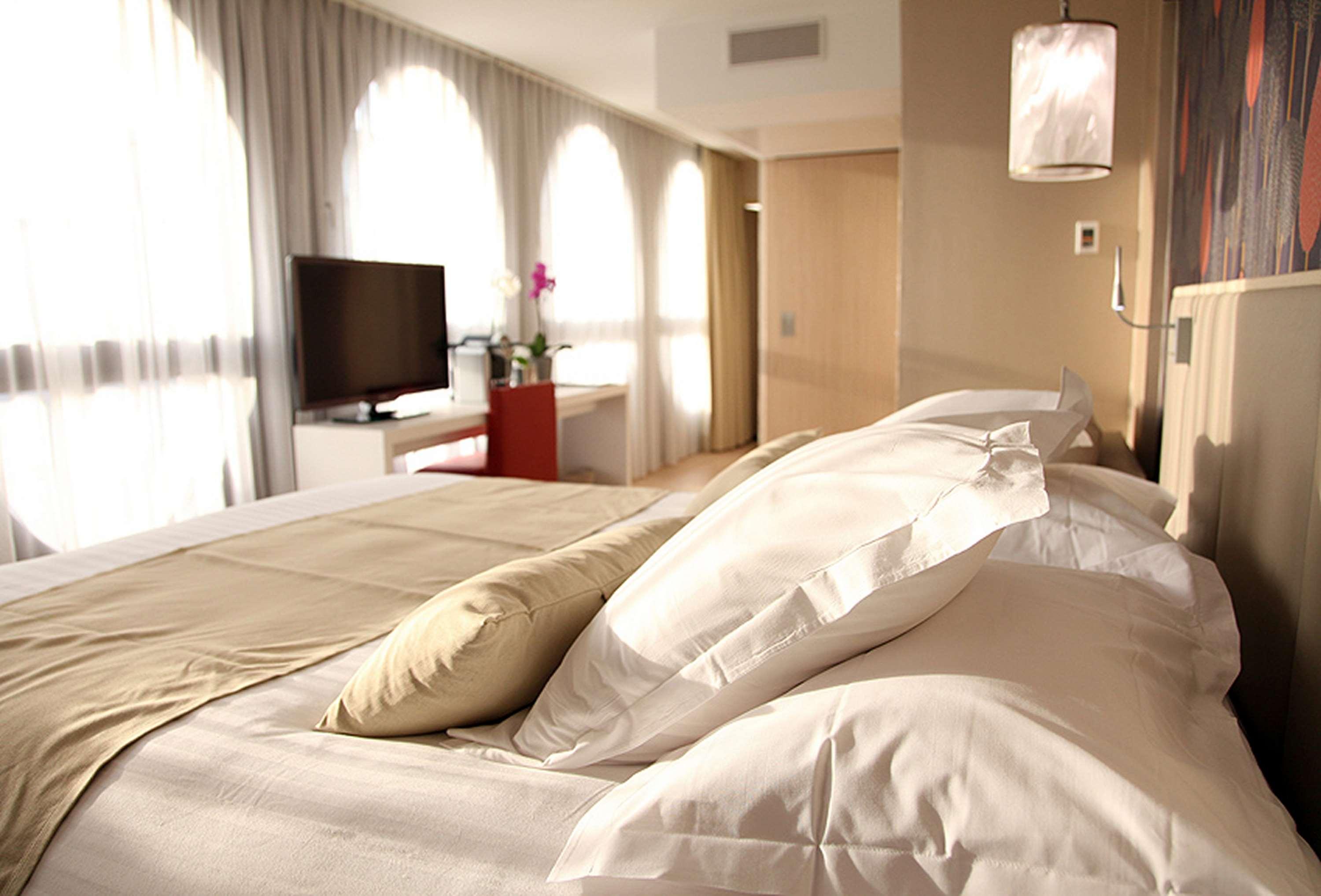 Western Premier Why 4* Lille