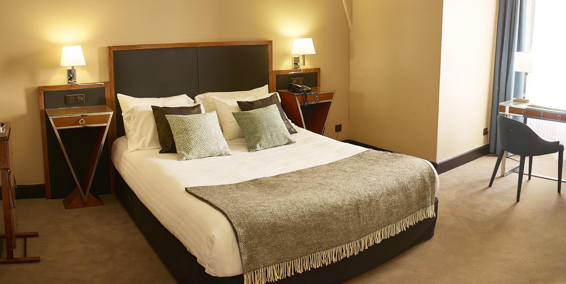 Carlton Hotel