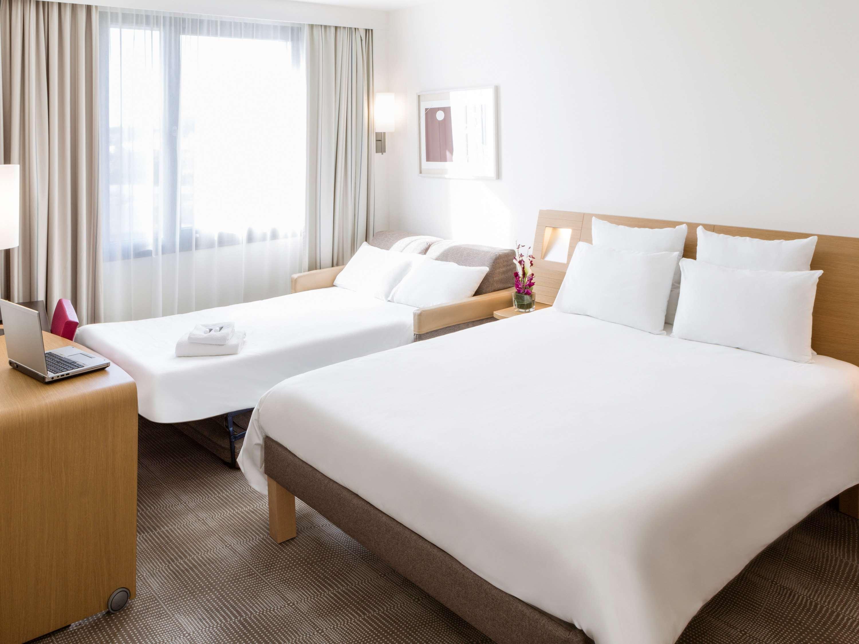 Hotel Novotel Centre Gares 4*