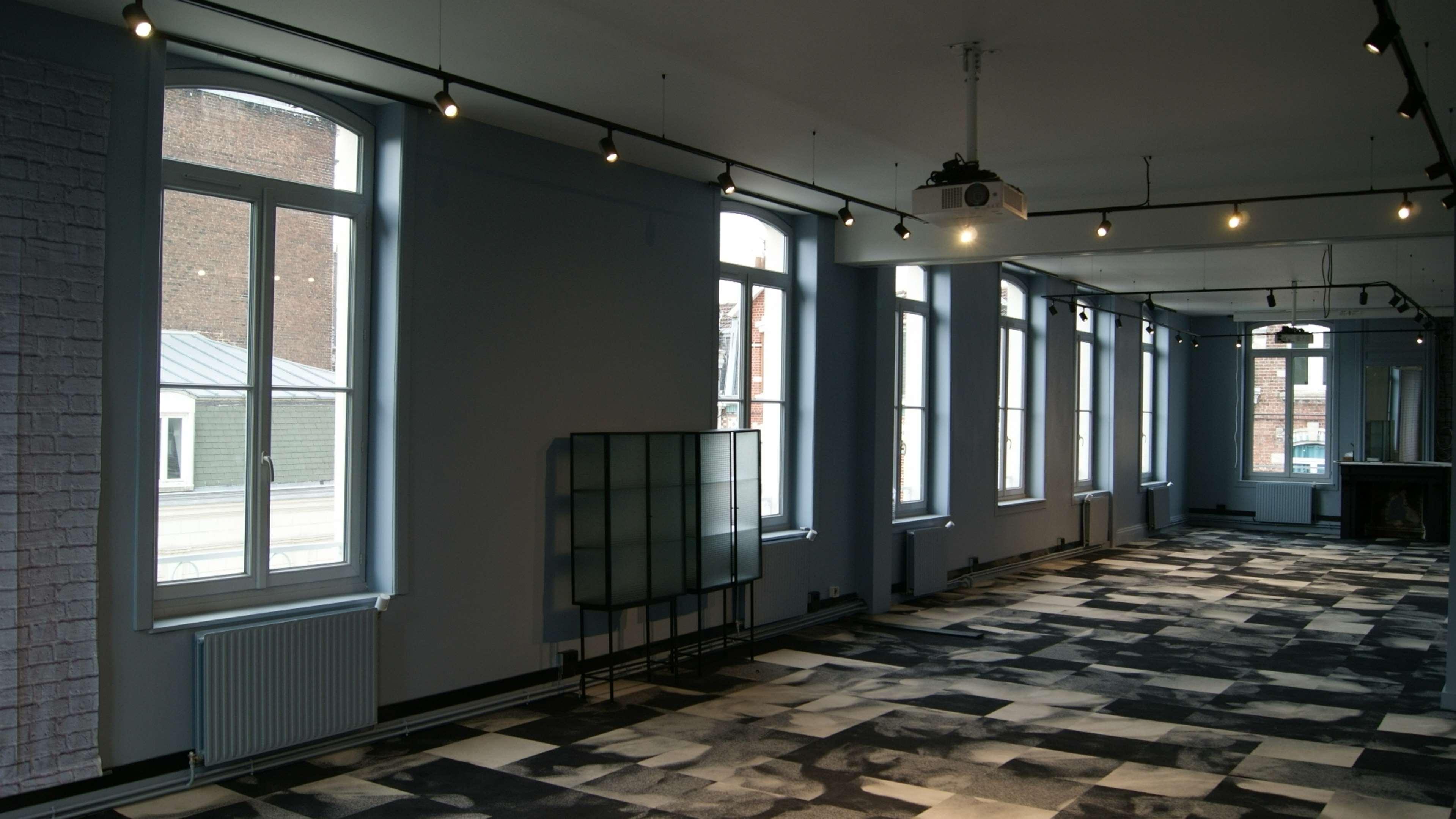Western Urban 3*