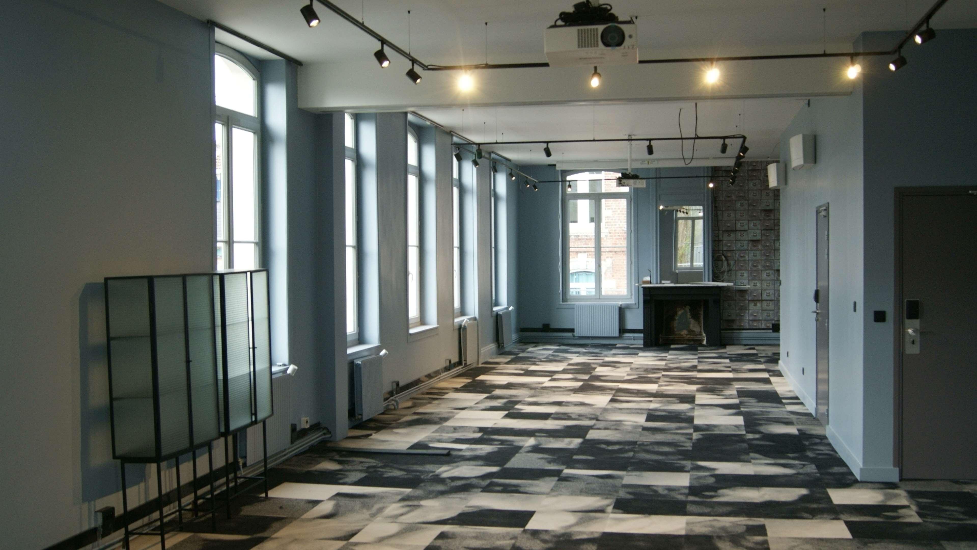 Western Urban Hotel 3*