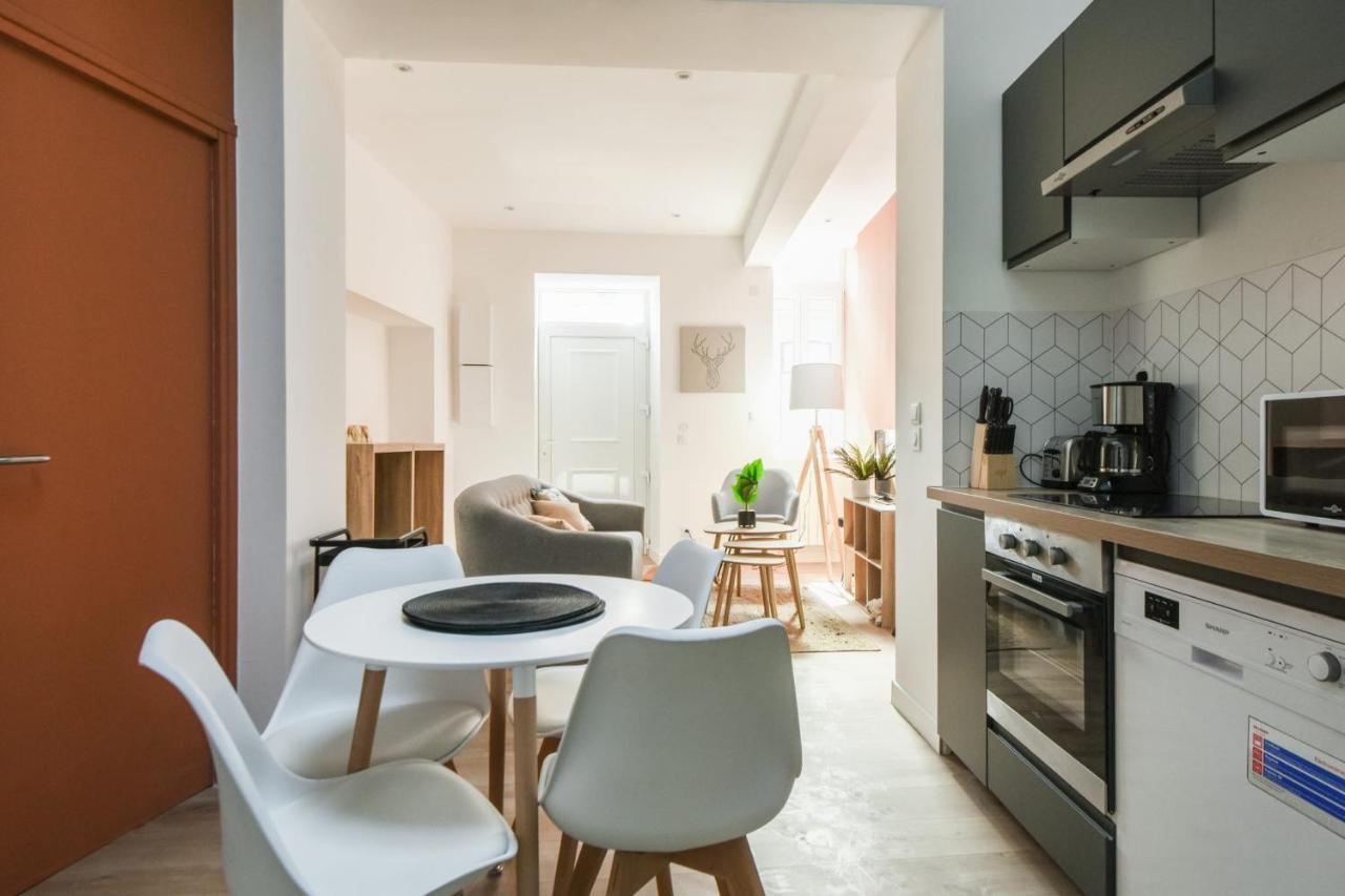 Wonderfully Renovated - -welkeys Apartment Lille
