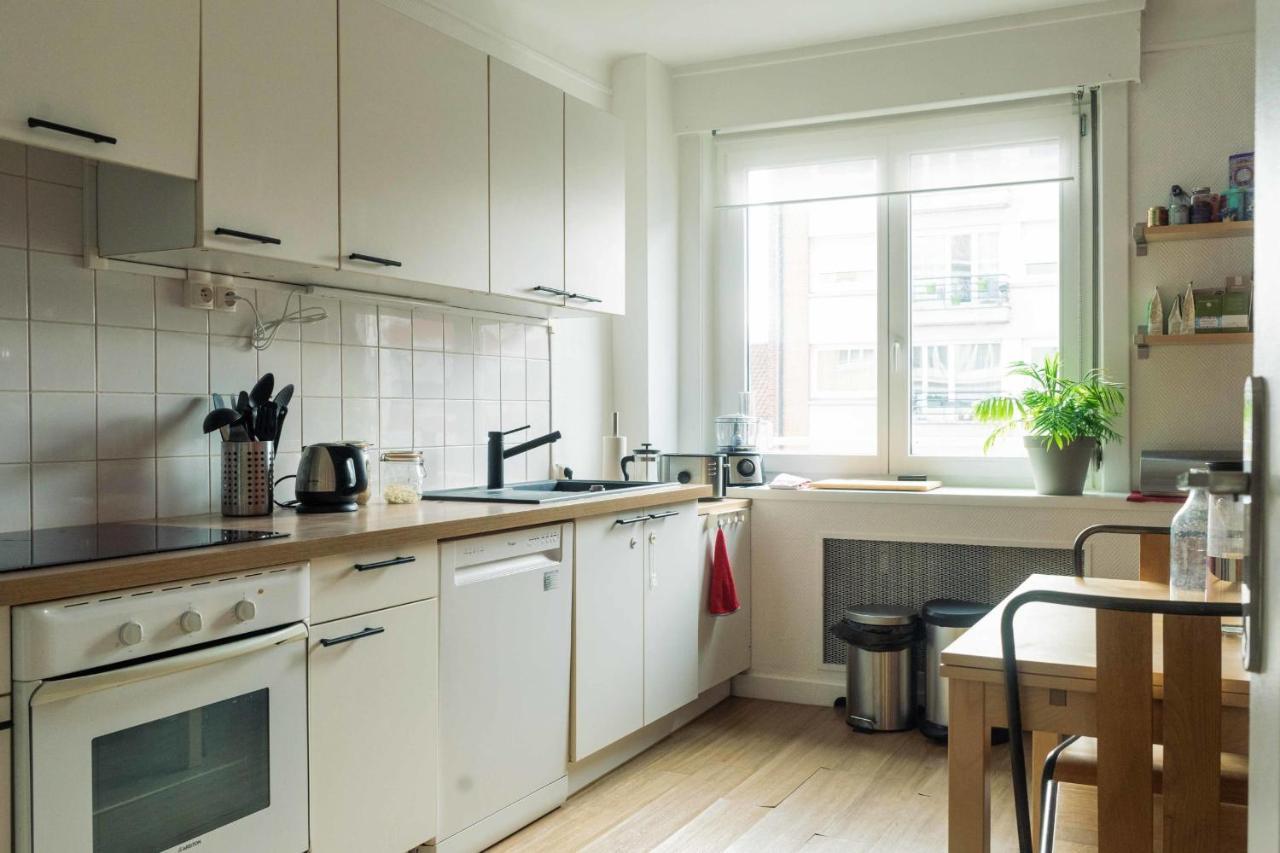 Bright 87m With 3 Large Bay Windows * Lille