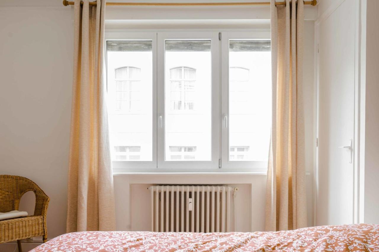 Apartment Bright 87m With 3 Large Bay Windows