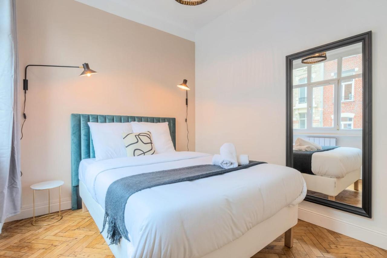 Apartment 2 Bedroom 2 Min From The Train Stations! *
