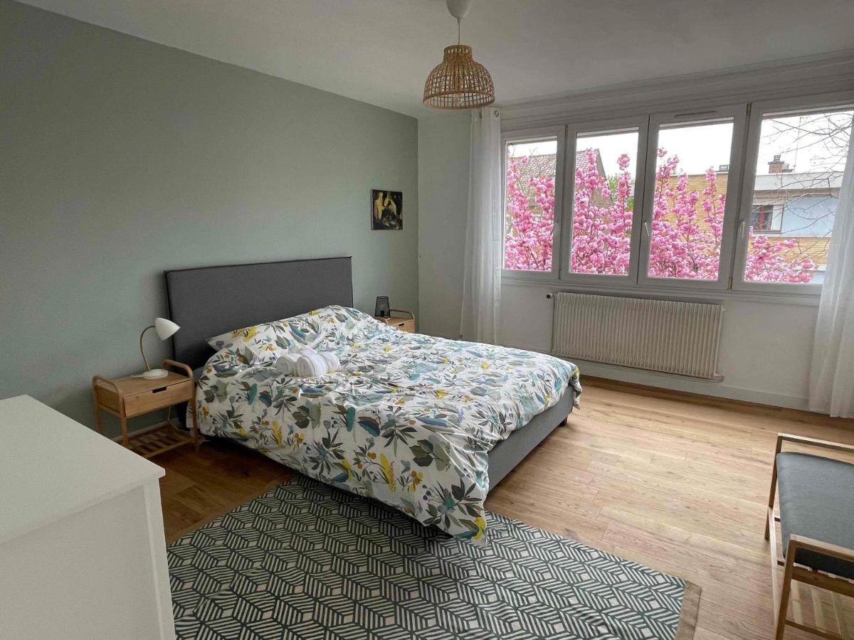 Ferienhaus La Chambre Jaune Maison Avec Grande Terrasse Et Garage Prive Lille