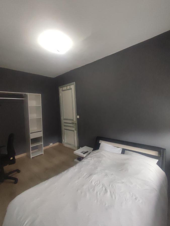 Chambre Prive Dans Une Maison Avec Terrasse Et Jardin Salles De Bain Partagees *