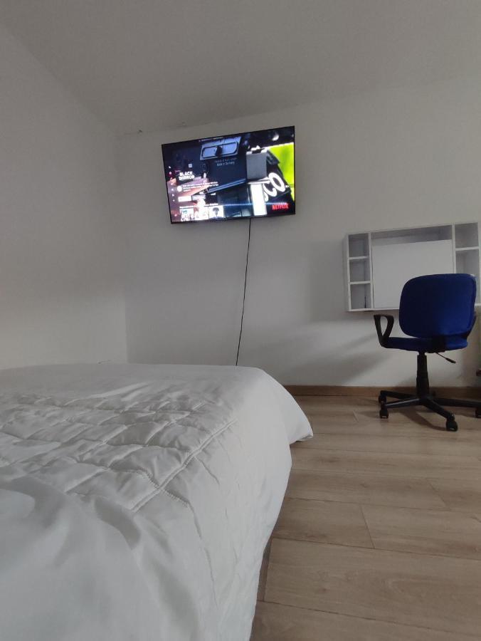Chambre Prive Dans Une Maison Avec Terrasse Et Jardin Salles De Bain Partagees Lille