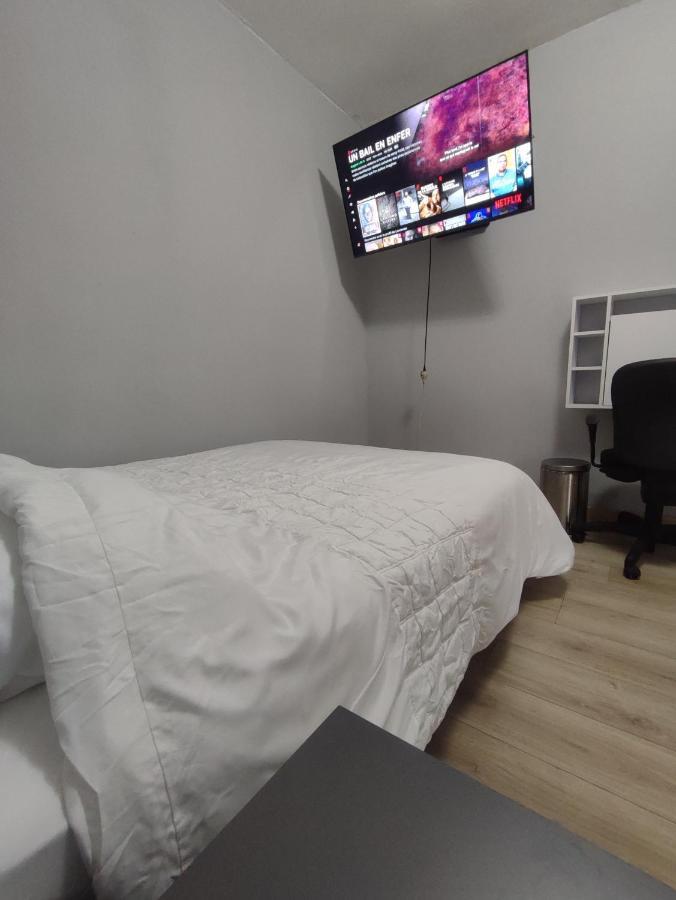 Chambre Prive Dans Une Maison Avec Terrasse Et Jardin Salles De Bain Partagees