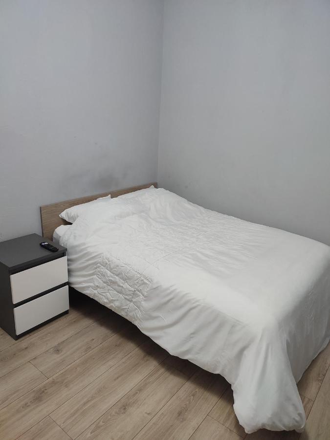 Homestay Chambre Prive Dans Une Maison Avec Terrasse Et Jardin Salles De Bain Partagees Lille