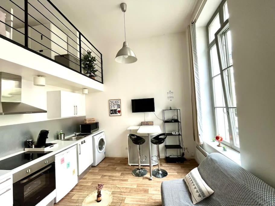 Appartement Tres Bel A 2 Pas Du Theatre Sebastopol