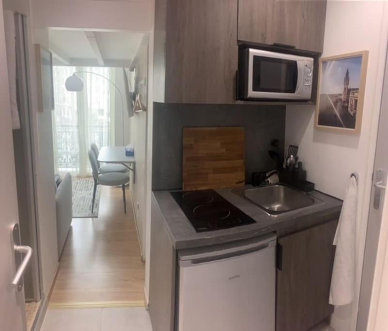 Independante En Face De La Gare Flandres Homestay *