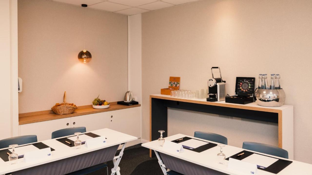 Hotel Express Centre By Ihg