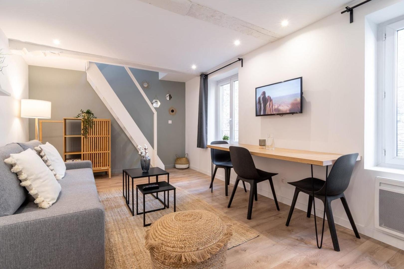 Hypercentre / Gares - Duplex Apartment *