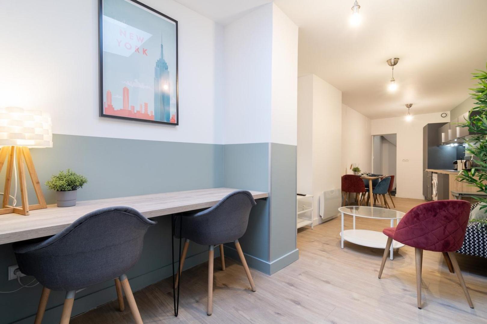 Centre: 2bed 2bath Apartment! Apartment