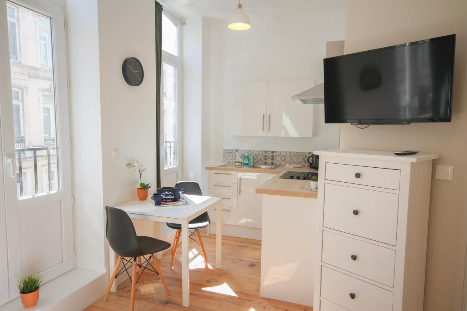 Apartment Centre-