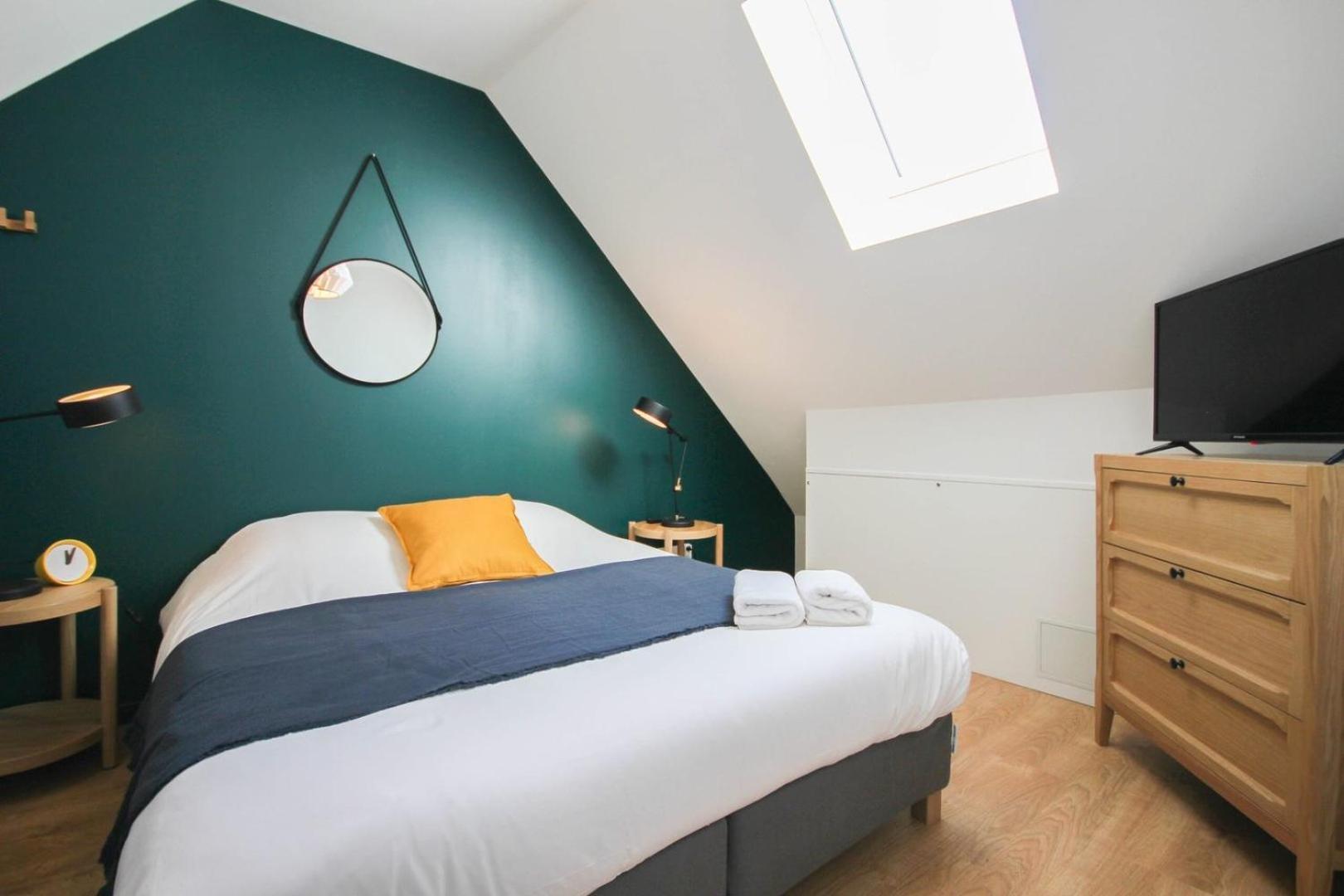 Centre - And Functional Ap. 2bdrm Appartement *
