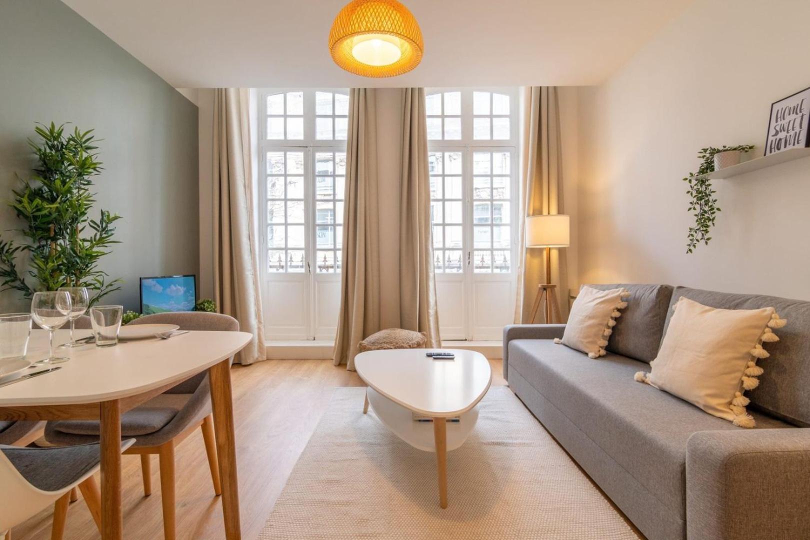 Appartement Centre - And Functional Ap.