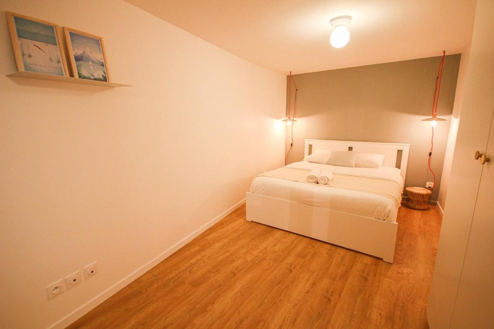 Grand Place - With 2 Bedrooms Apartment *