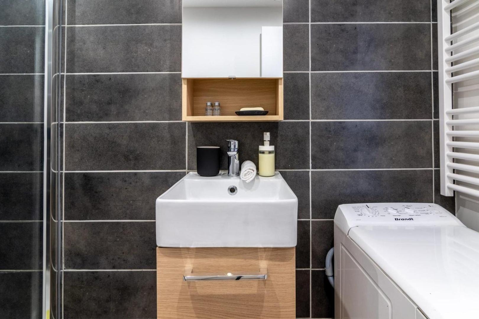 Apartment Centre - & Functional