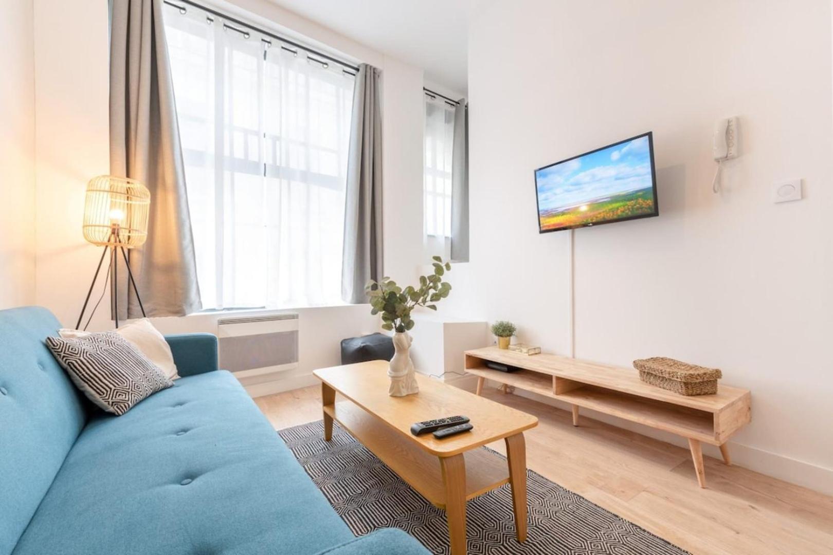 Centre - Flat With Terrace!