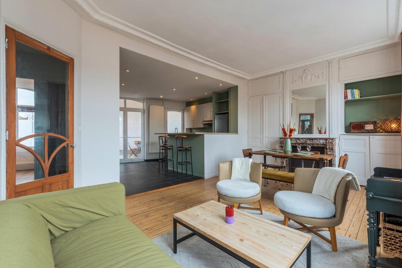 Apartamento 2 Bedroom With Terrace, Near