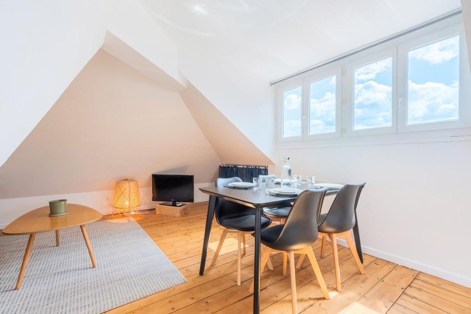Bright One Bedroom Next To Wazemmes Market Apartment Lille