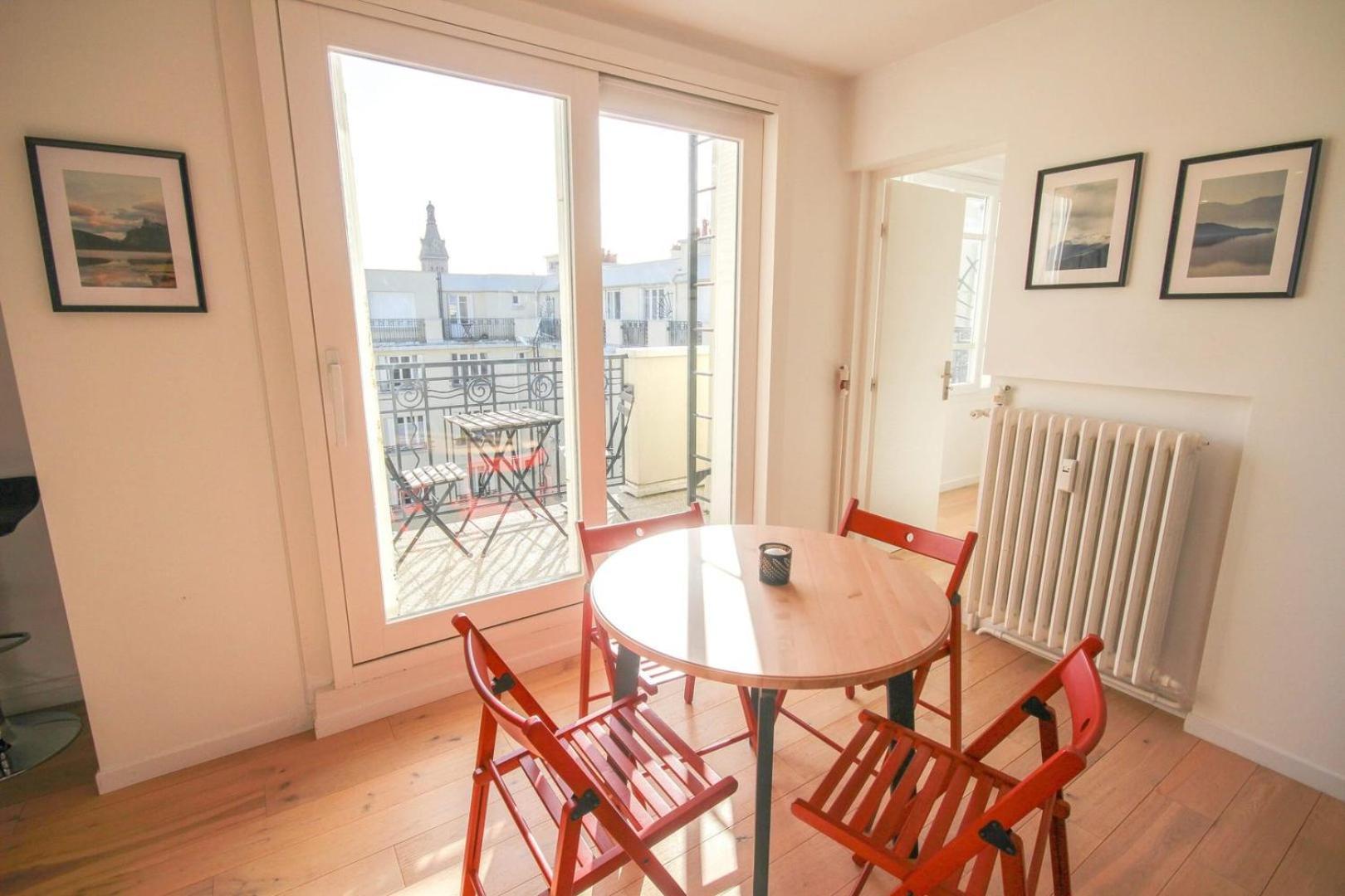 Bright With Balcony In The Center * Lille