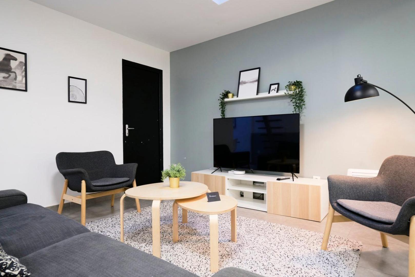 4 Bedroom With Parking ! * Lille