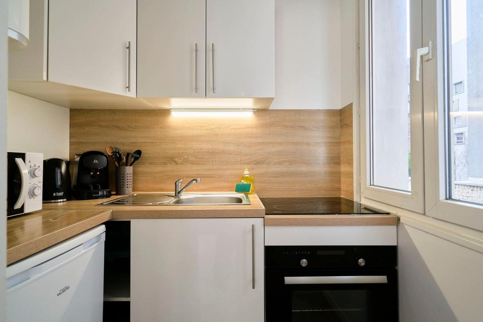 Quiet One-bedroom Flat Close To The Metro Apartment
