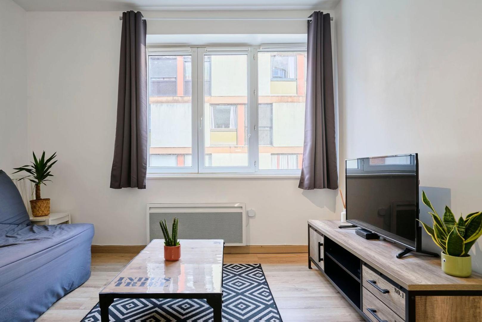 Quiet One-bedroom Flat Close To The Metro *