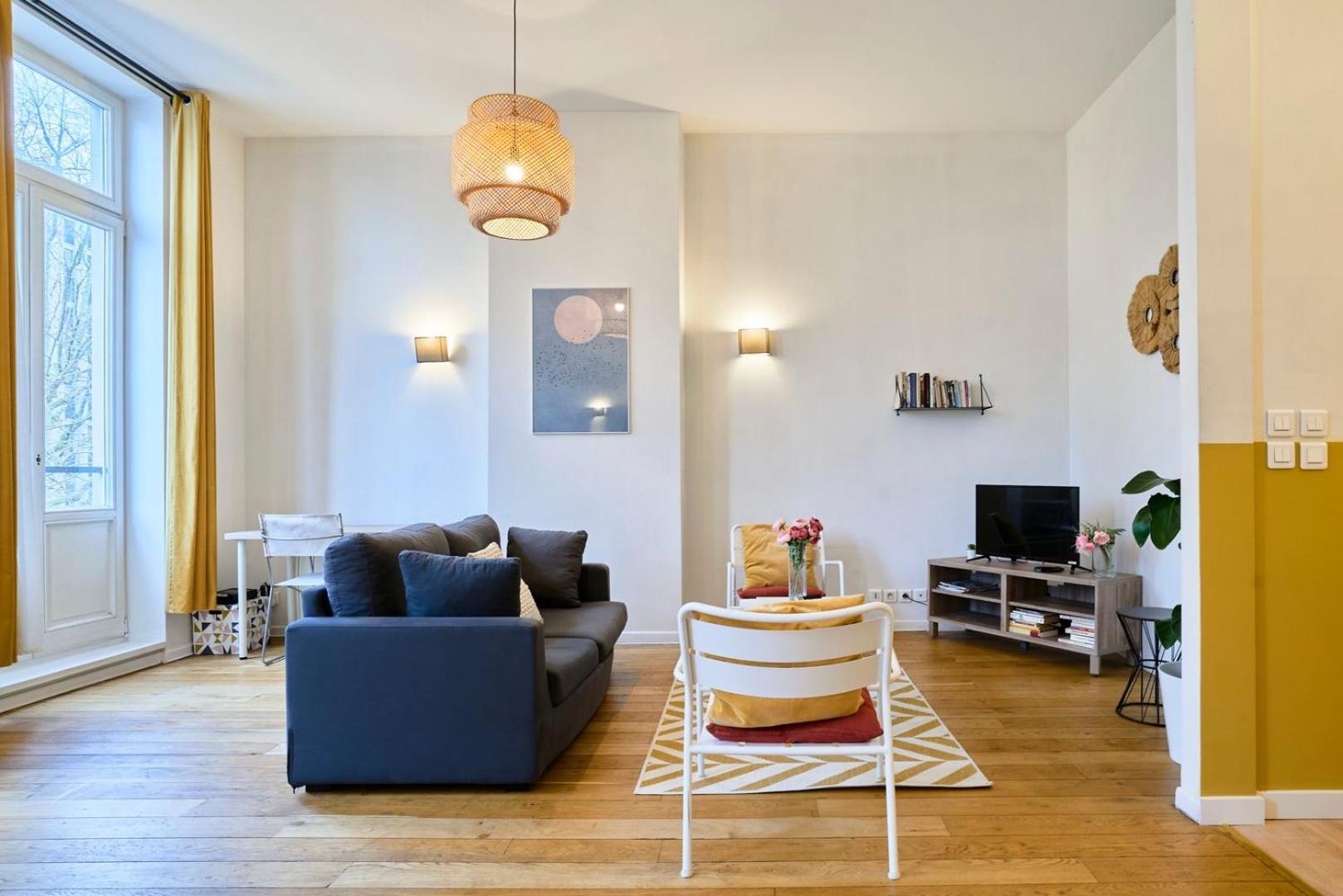 Charming Flats On The Grand Boulevard