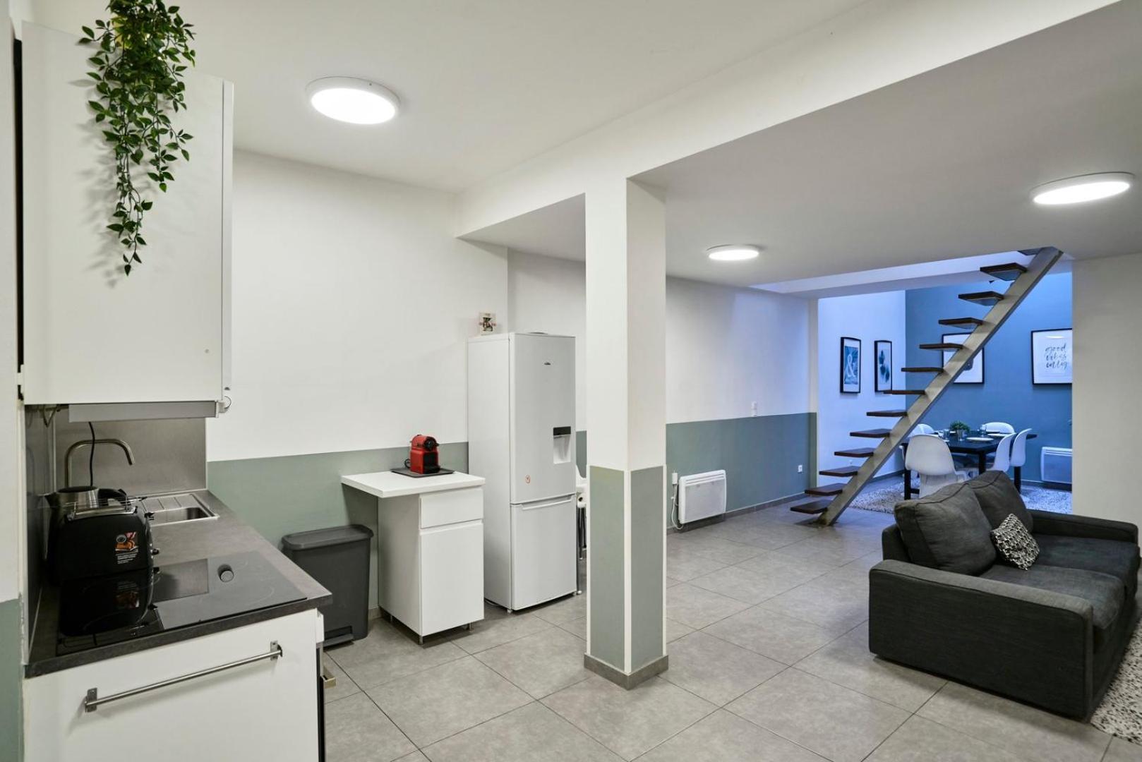 4 Bedroom With Parking ! * Lille