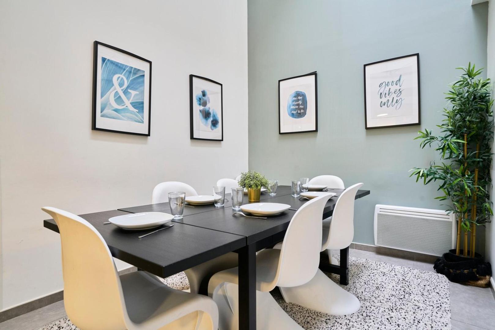 4 Bedroom With Parking !