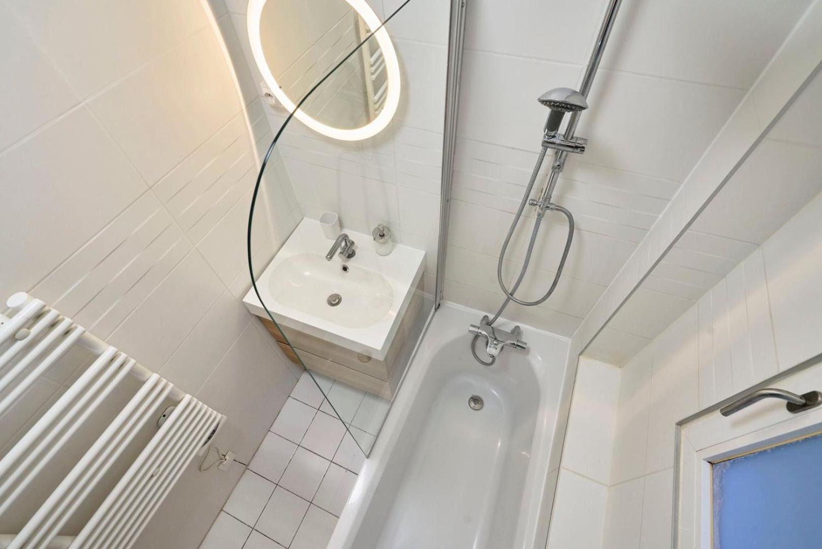 Fully Equipped Near Grand Place Apartment *