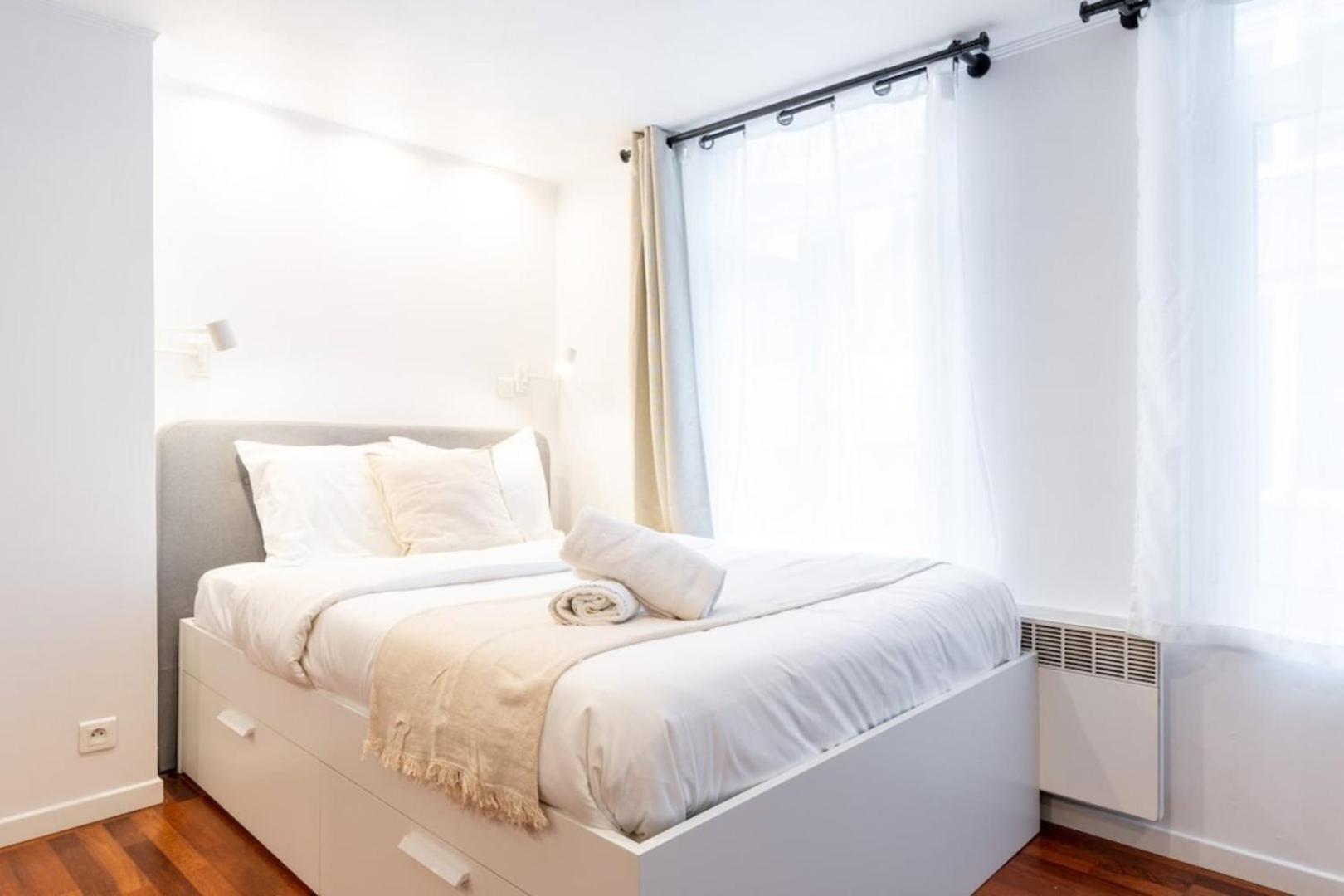 Old - Ideally Located ! *